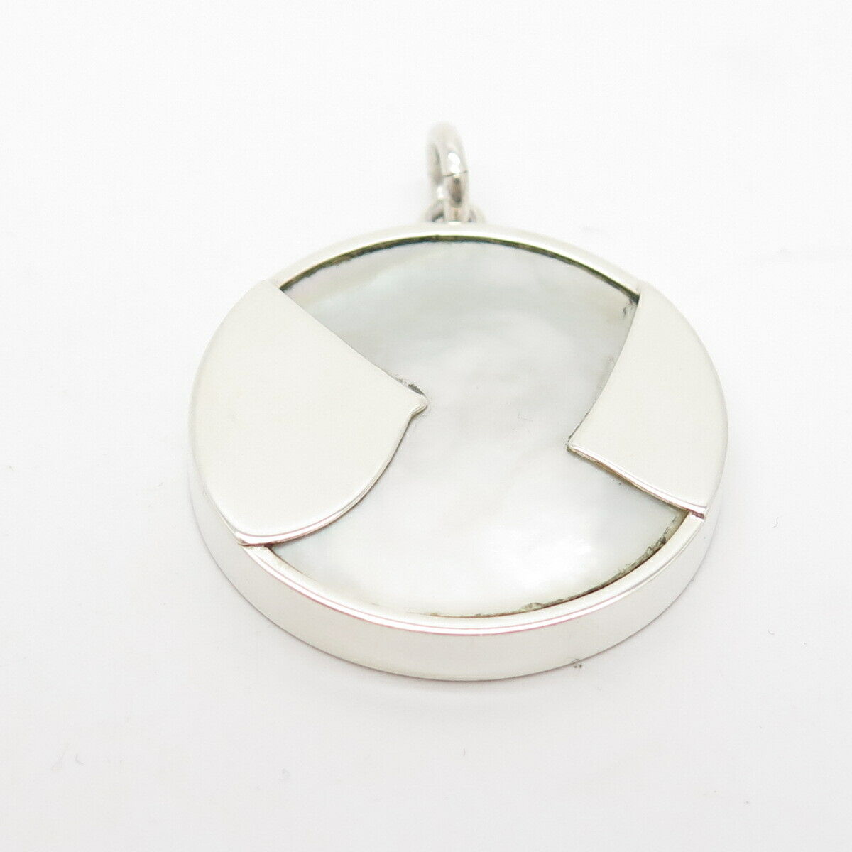 925 Sterling Silver Vintage Mother-of-Pearl Pendant