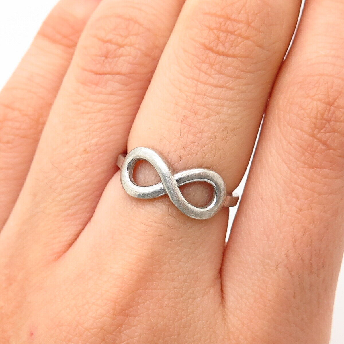 925 Sterling Silver Infinity Design Ring Size 6