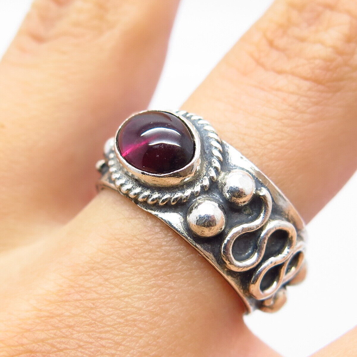 925 Sterling Silver Vintage Real Amethyst Gemstone Ethnic Ring Size 7.25