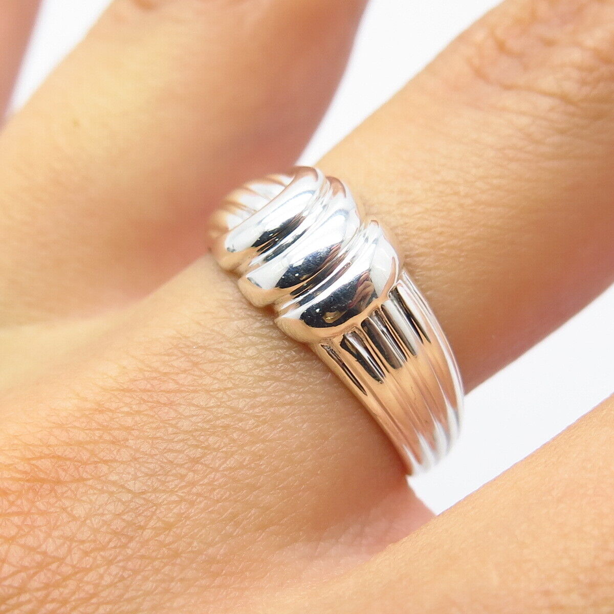 925 Sterling Silver Vintage Ribbed Ring Size 7