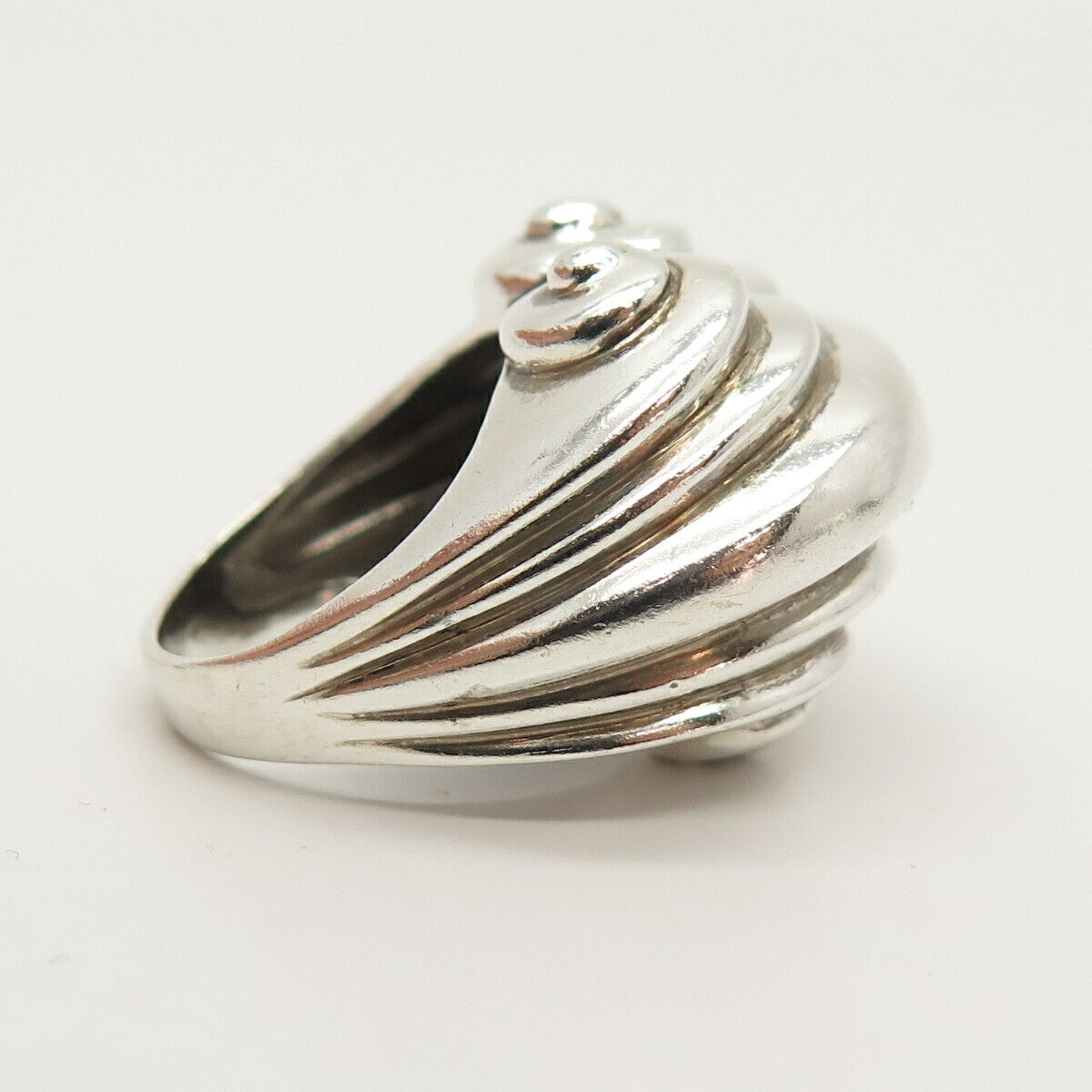 925 Sterling Silver Vintage Ribbed Modernist Ring Size 6