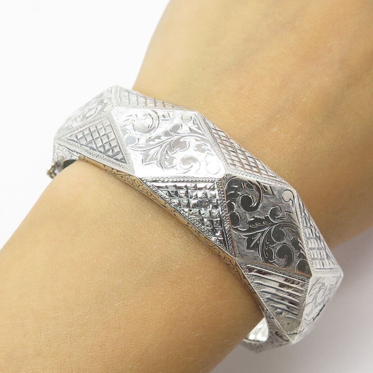 925 Sterling Silver Vintage Siam Floral Wide Bangle Bracelet 7.25"