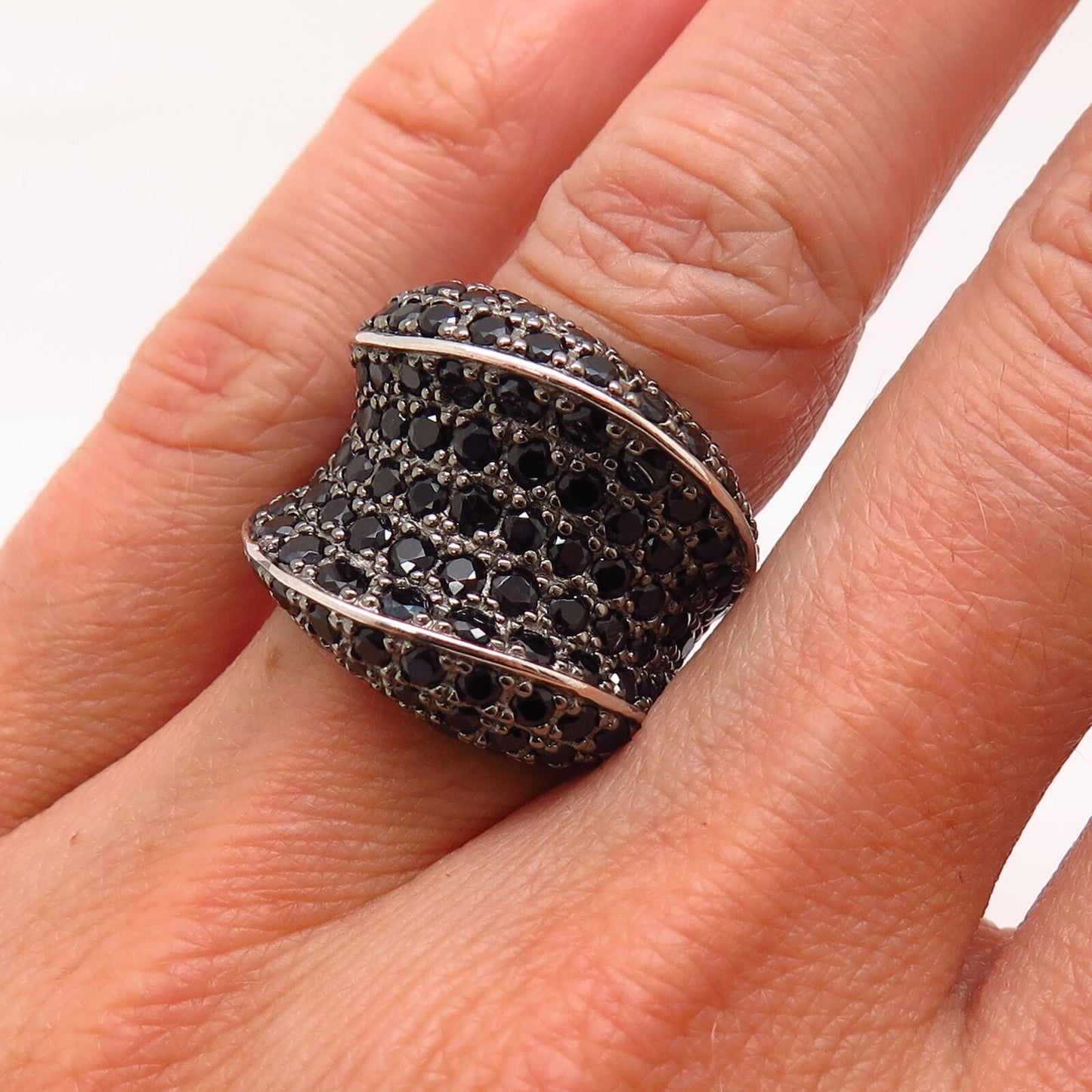 925 Sterling Silver Black C Z Ribbed Design Ring Size 5 1/4