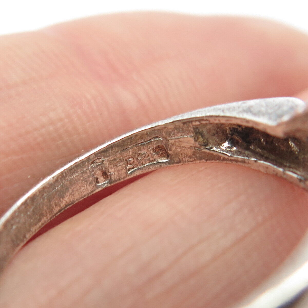 925 Sterling Silver Vintage Ribbed Bypass Ring Size 8