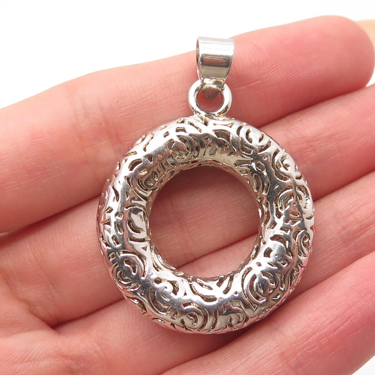 925 Sterling Silver Vintage Ornate Swirl Pendant