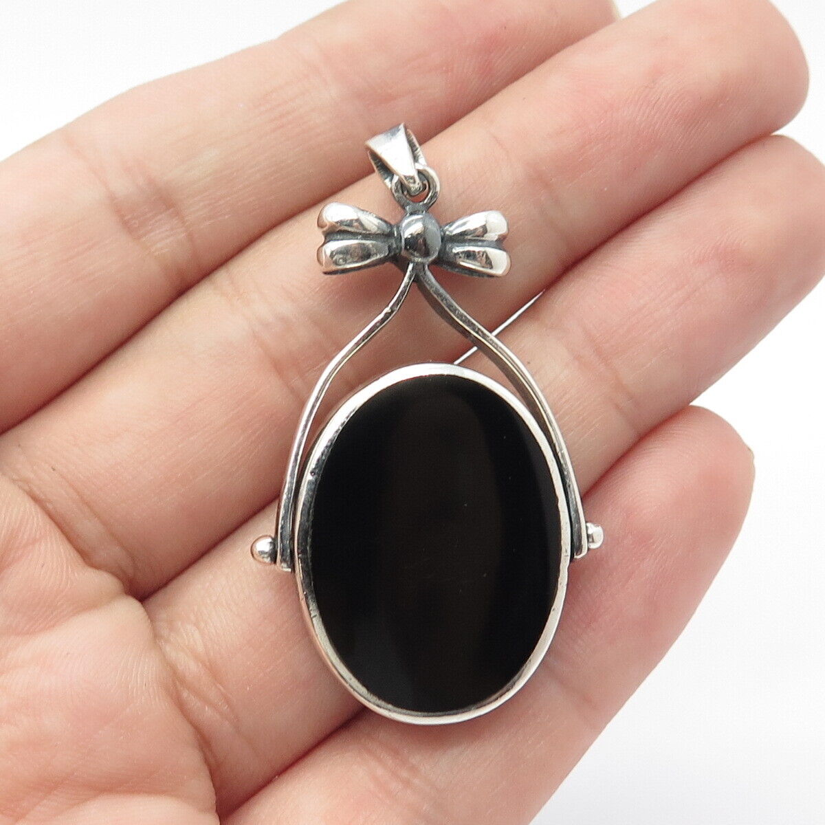 925 Sterling Silver Vintage Real MOP & Black Onyx Bow Oval Reversible Pendant