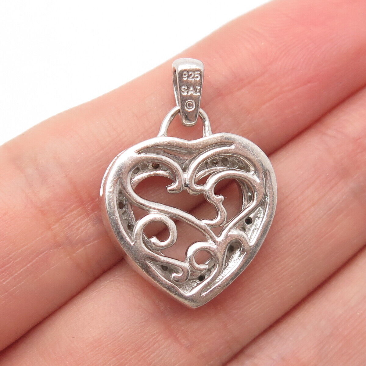 925 Sterling Silver SAI Real Diamond Heart Picture Frame Pendant