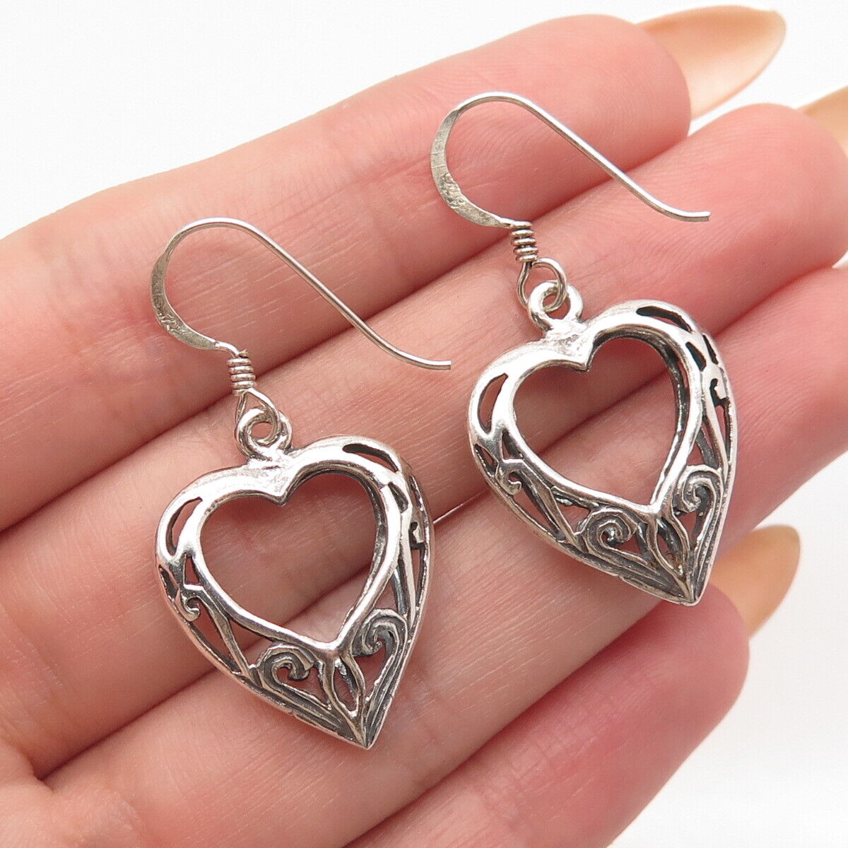 925 Sterling Silver Vintage Ornate Heart Drop Earrings