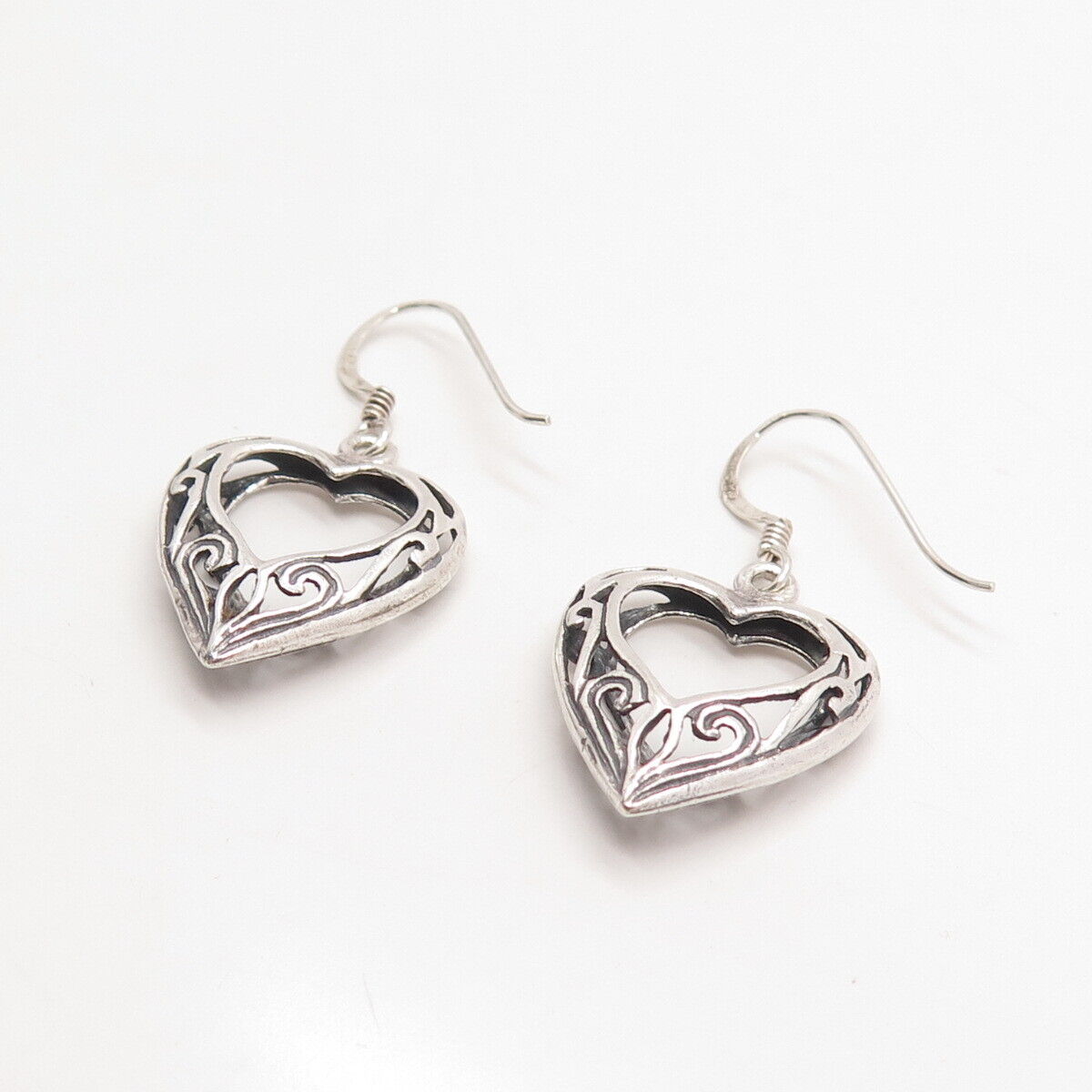 925 Sterling Silver Vintage Ornate Heart Drop Earrings