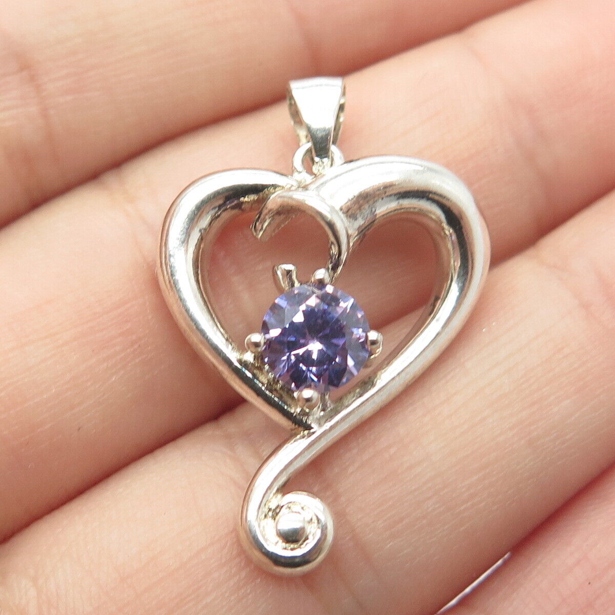 925 Sterling Silver Vintage Lavender C Z Open Heart Pendant