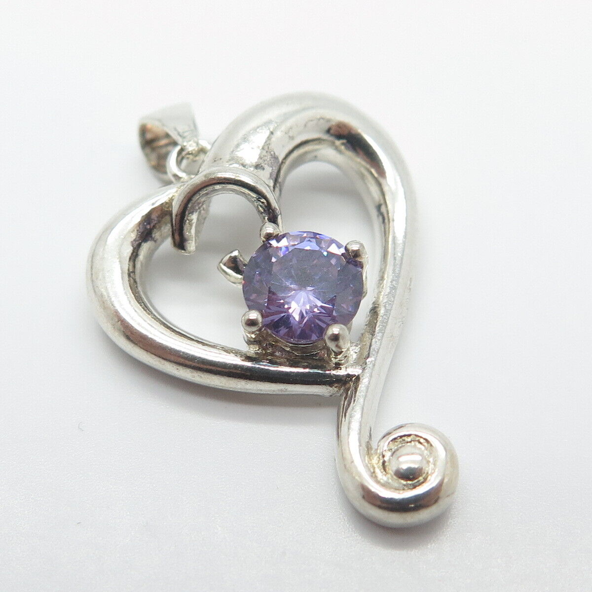 925 Sterling Silver Vintage Lavender C Z Open Heart Pendant