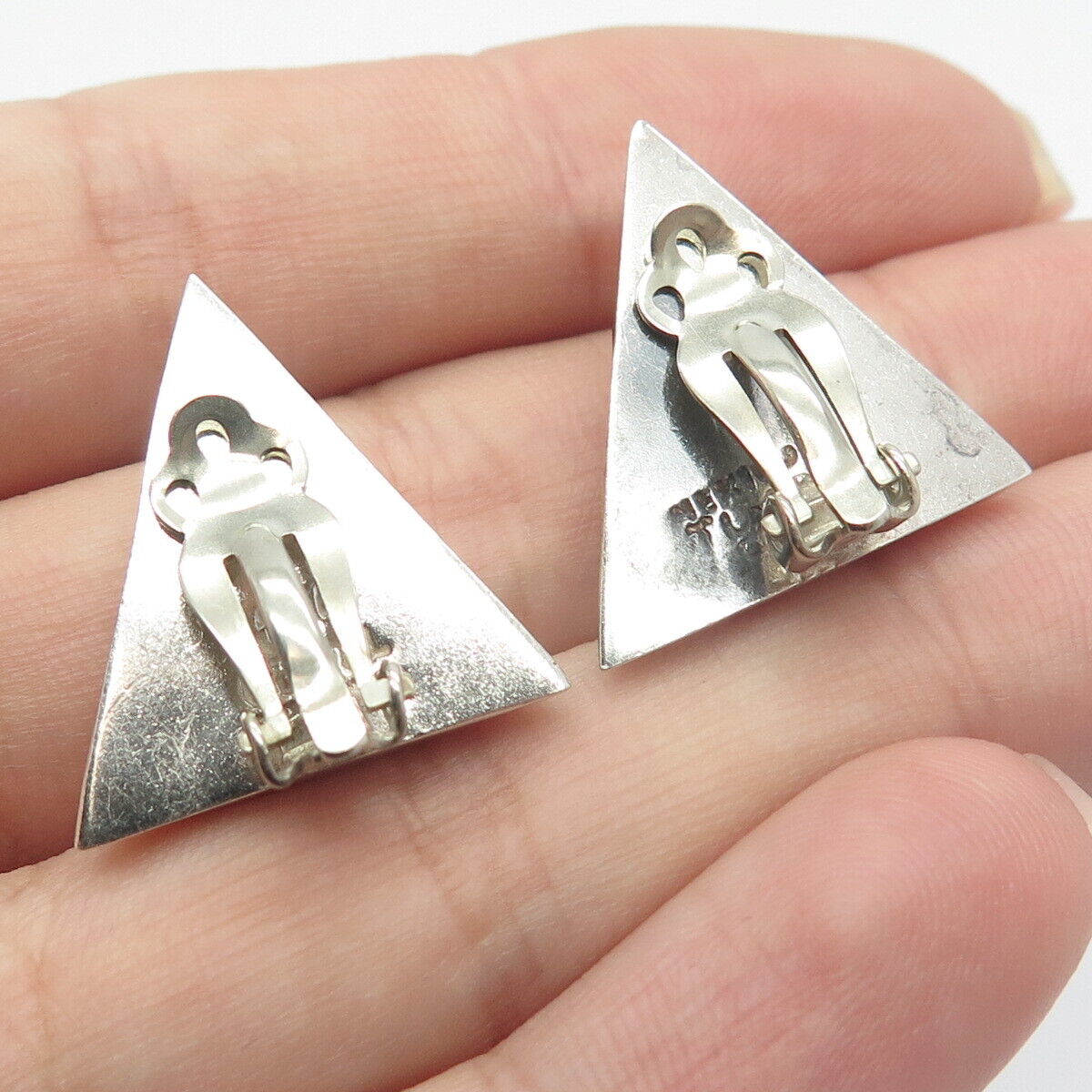 925 Sterling Silver Vintage Mexico Ribbed Triangle Clip On Earrings