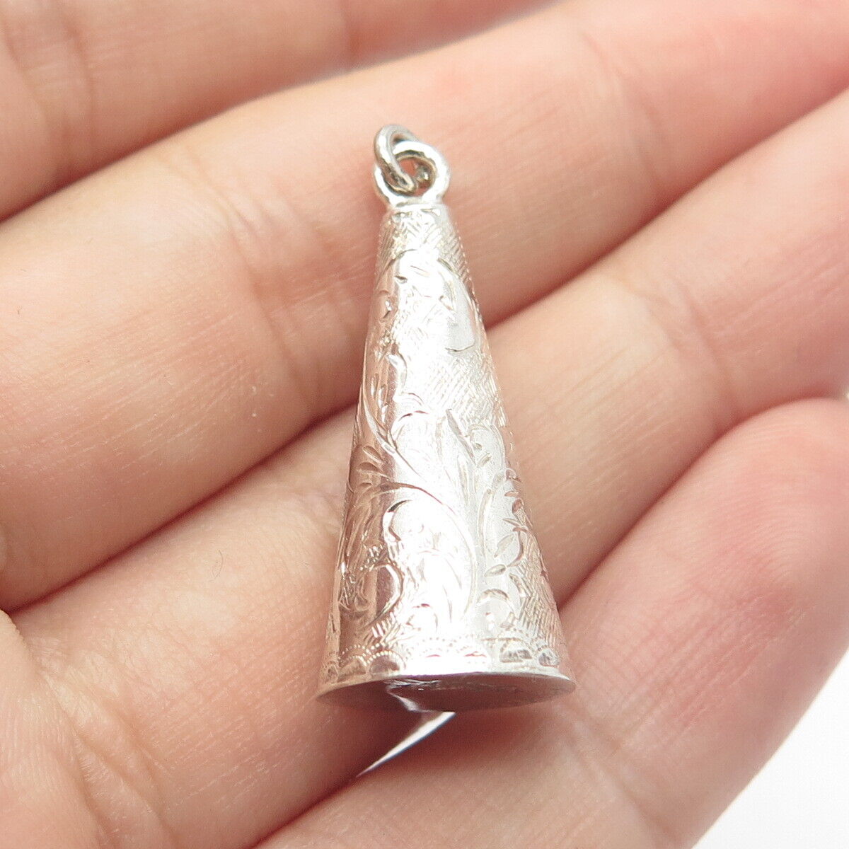 925 Sterling Silver Vintage Siam Etched Floral Cone Pendant