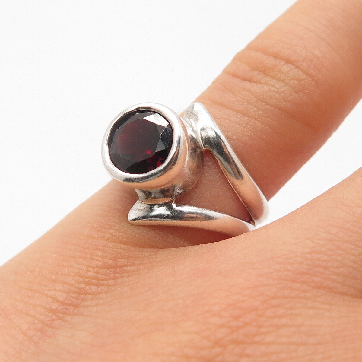 925 Sterling Silver Vintage Gross Real Red Garnet Gemstone Ring Size 6.5