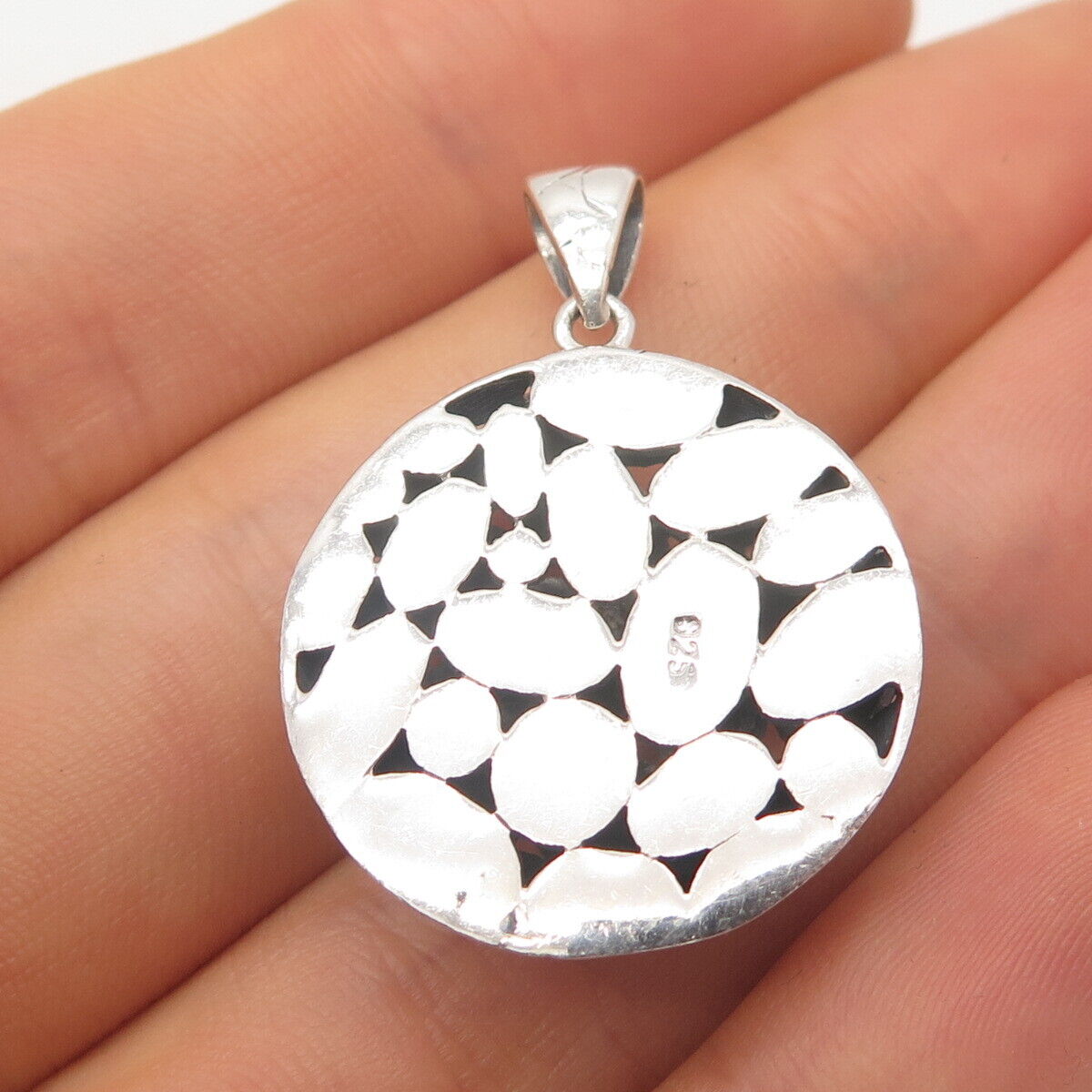 925 Sterling Silver Vintage Pebble Pendant