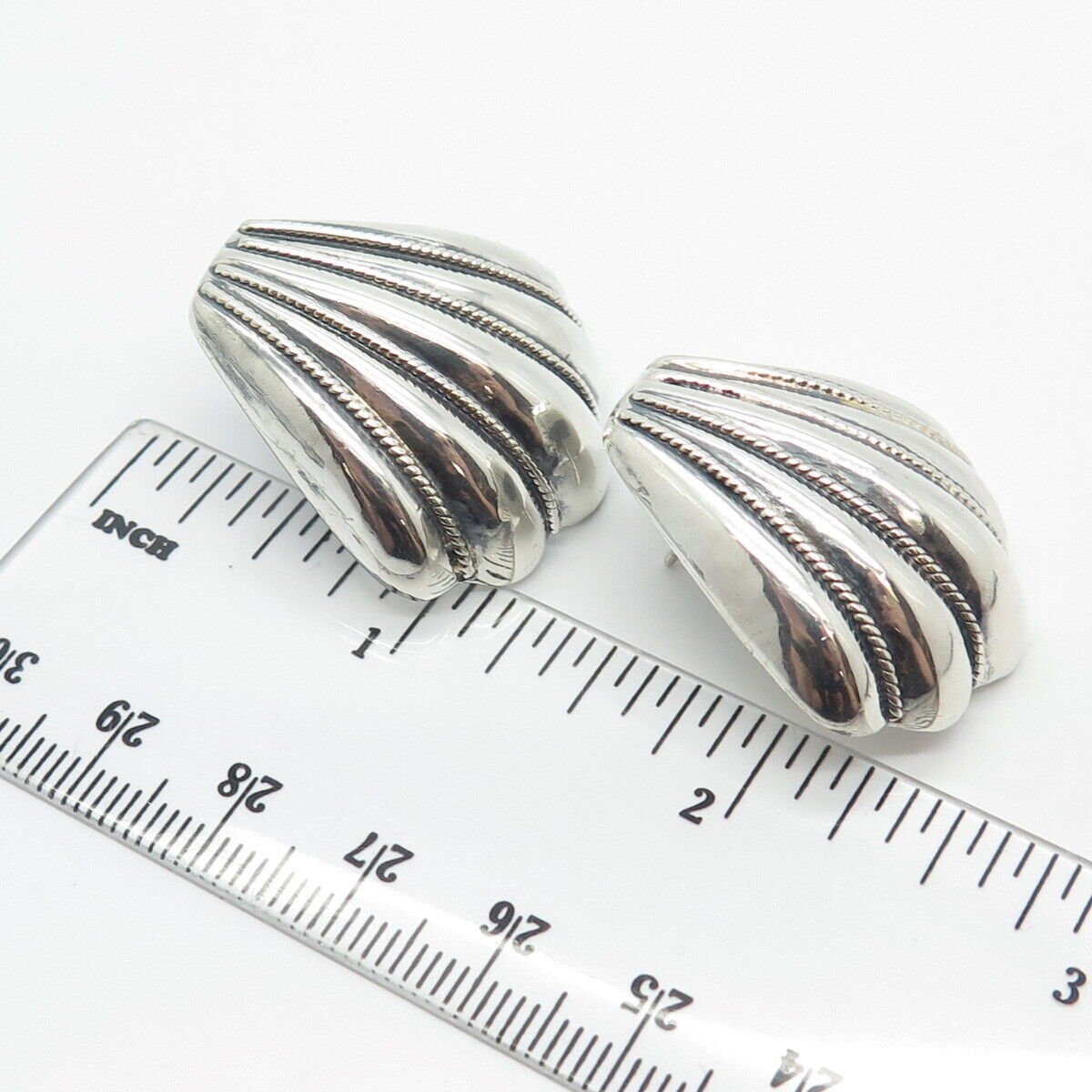 925 Sterling Silver Vintage Ribbed Shell Earrings