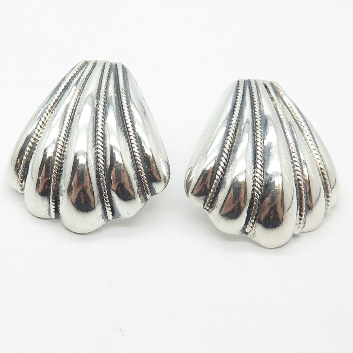 925 Sterling Silver Vintage Ribbed Shell Earrings