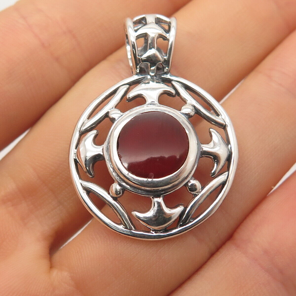 925 Sterling Silver Vintage Real Carnelian Gem Round Pendant