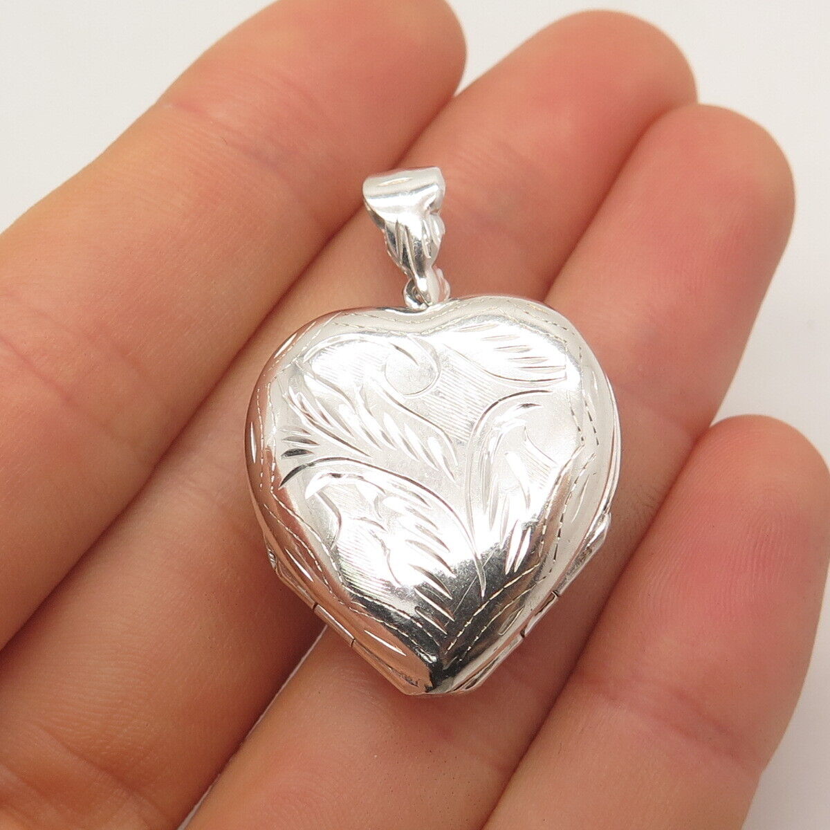 925 Sterling Silver Vintage Marsala Etched Heart Locket Pendant