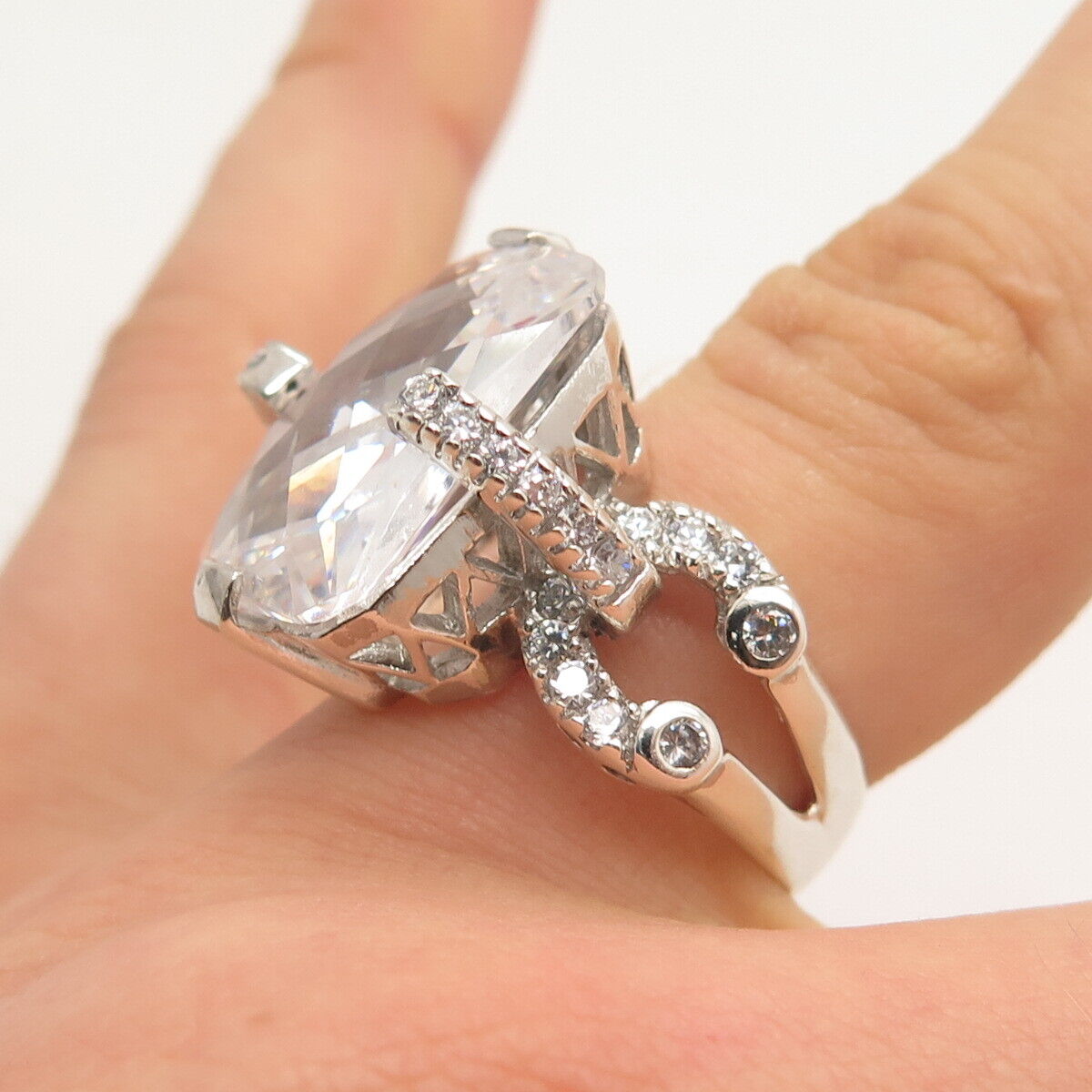 925 Sterling Silver Radiant-Cut C Z Ring Size 7.5