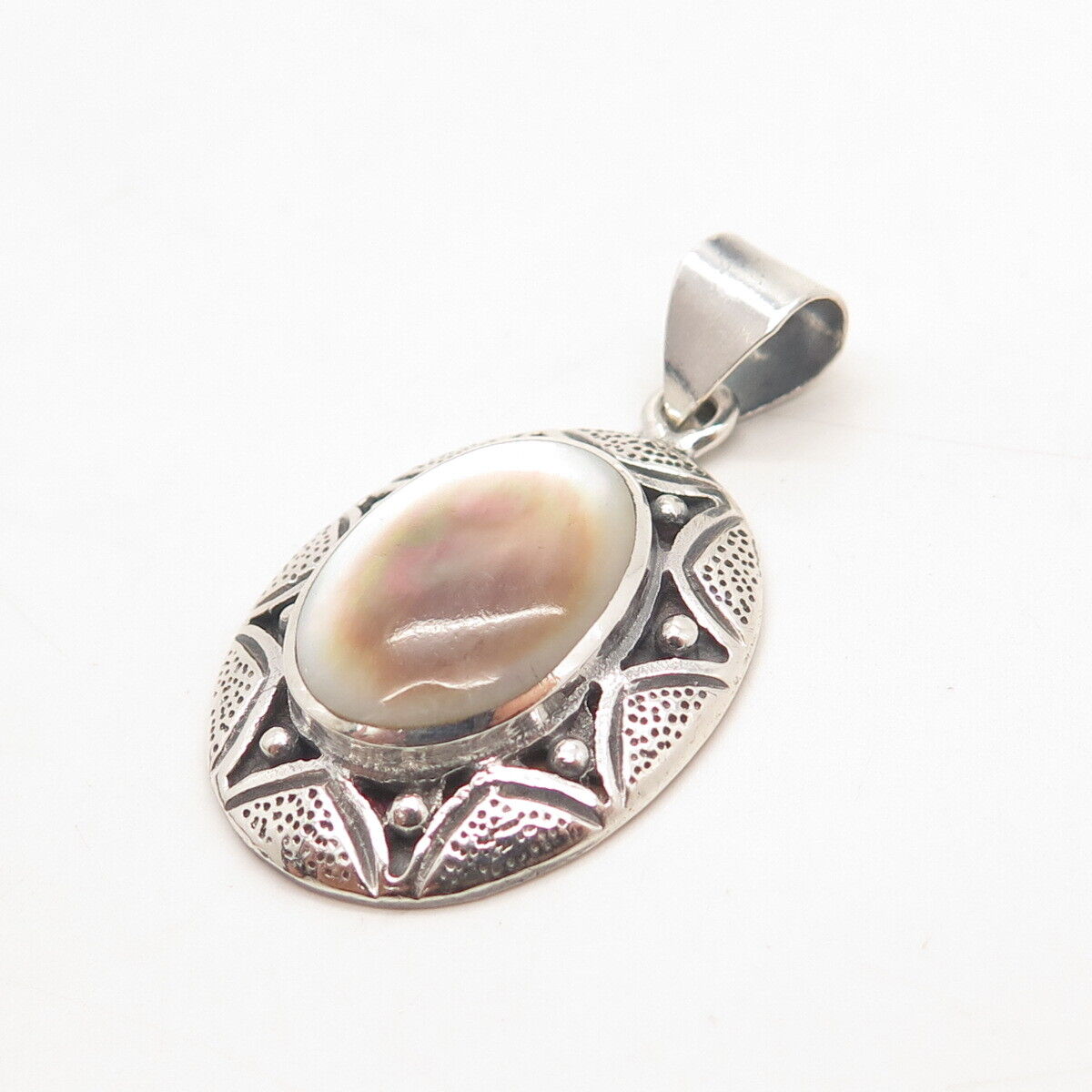 925 Sterling Silver Vintage Real Mother-of-Pearl Oval Pendant