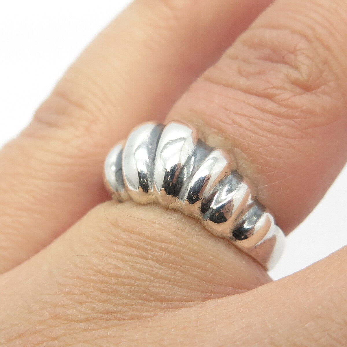 925 Sterling Silver Vintage Ribbed Ring Size 5.5