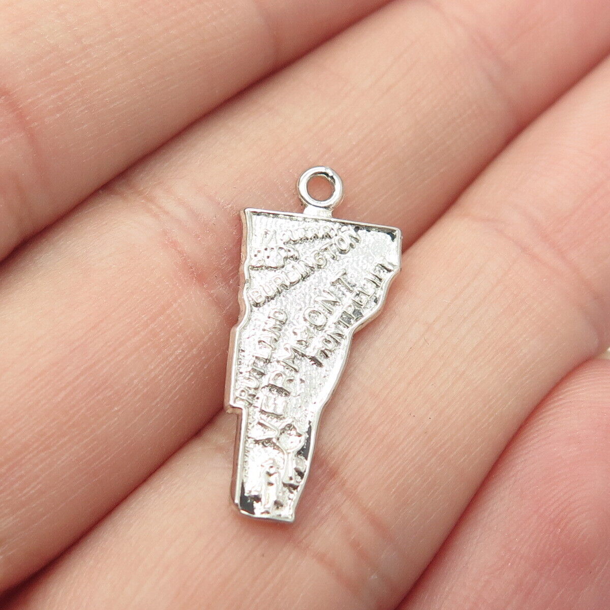 925 Sterling Silver Vintage "Vermont" State Map Charm Pendant