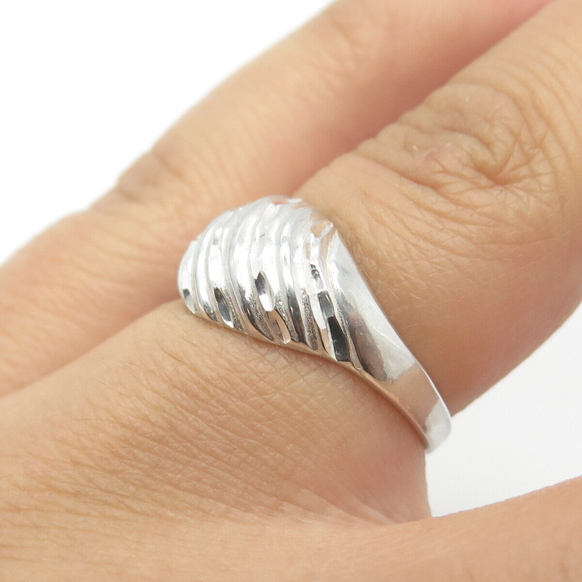 925 Sterling Silver Vintage Ribbed Ring Size 6
