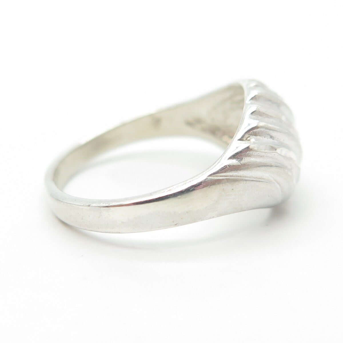 925 Sterling Silver Vintage Ribbed Ring Size 6