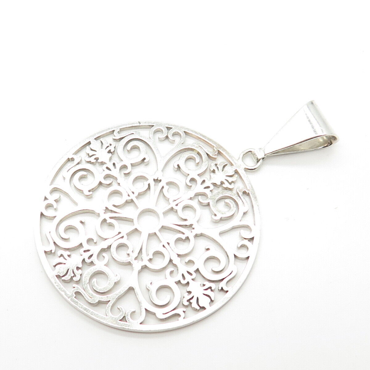 925 Sterling Silver Vintage Ornate Round Pendant