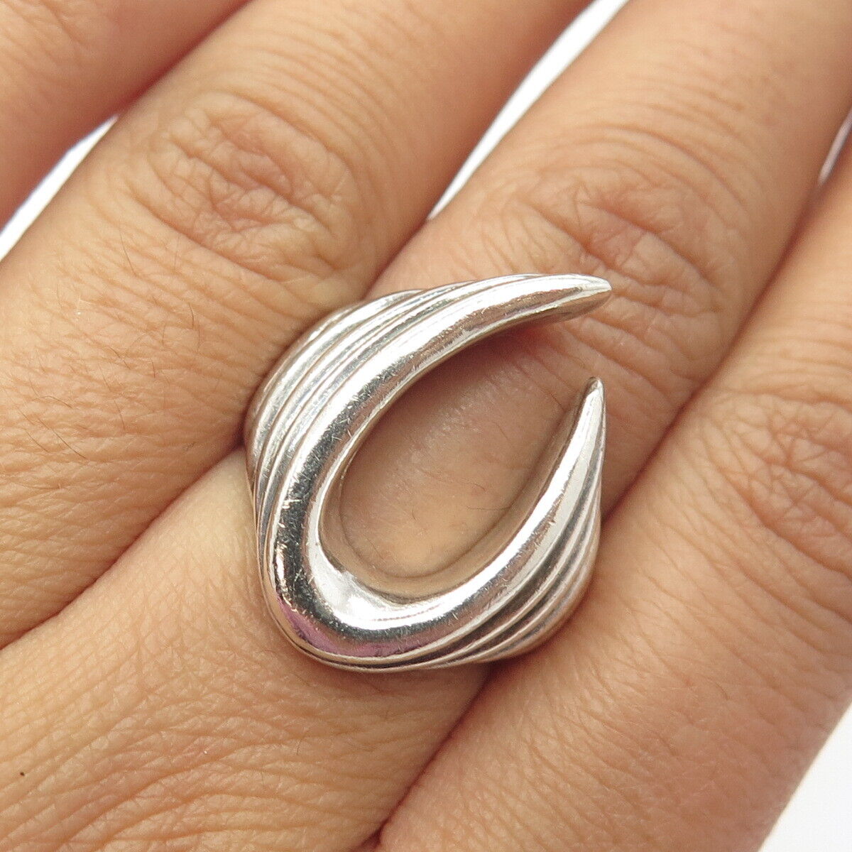 925 Sterling Silver Vintage Modernist Ribbed Ring Size 6.5