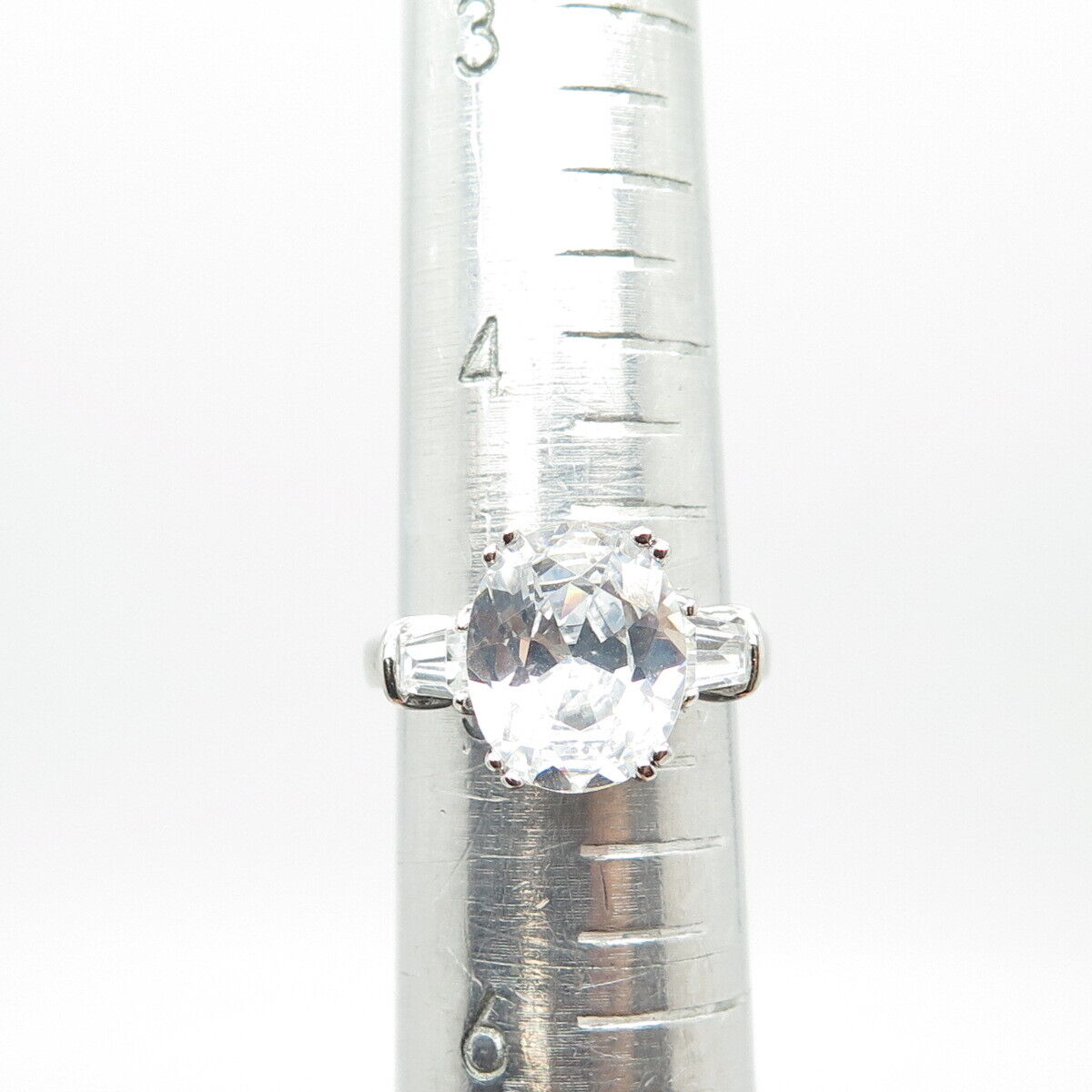 925 Sterling Silver Oval-Cut Shaped C Z Engagement Ring Size 5