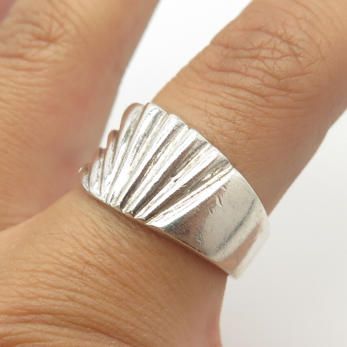 925 Sterling Silver Vintage Modernist Ribbed Ring Size 8.25