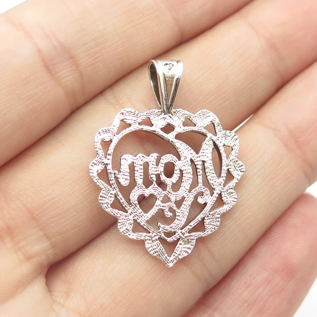 925 Sterling Silver Vintage "Mom" Heart Pendant