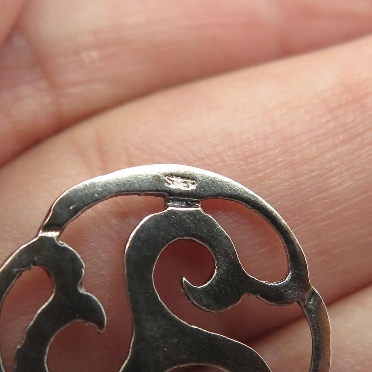 925 Sterling Silver Vintage Celtic Spiral Round Charm Pendant