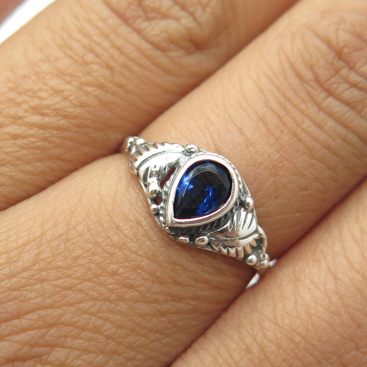 925 Sterling Silver Vintage Southwestern Blue C Z Swirl Tribal Ring Size 6.75