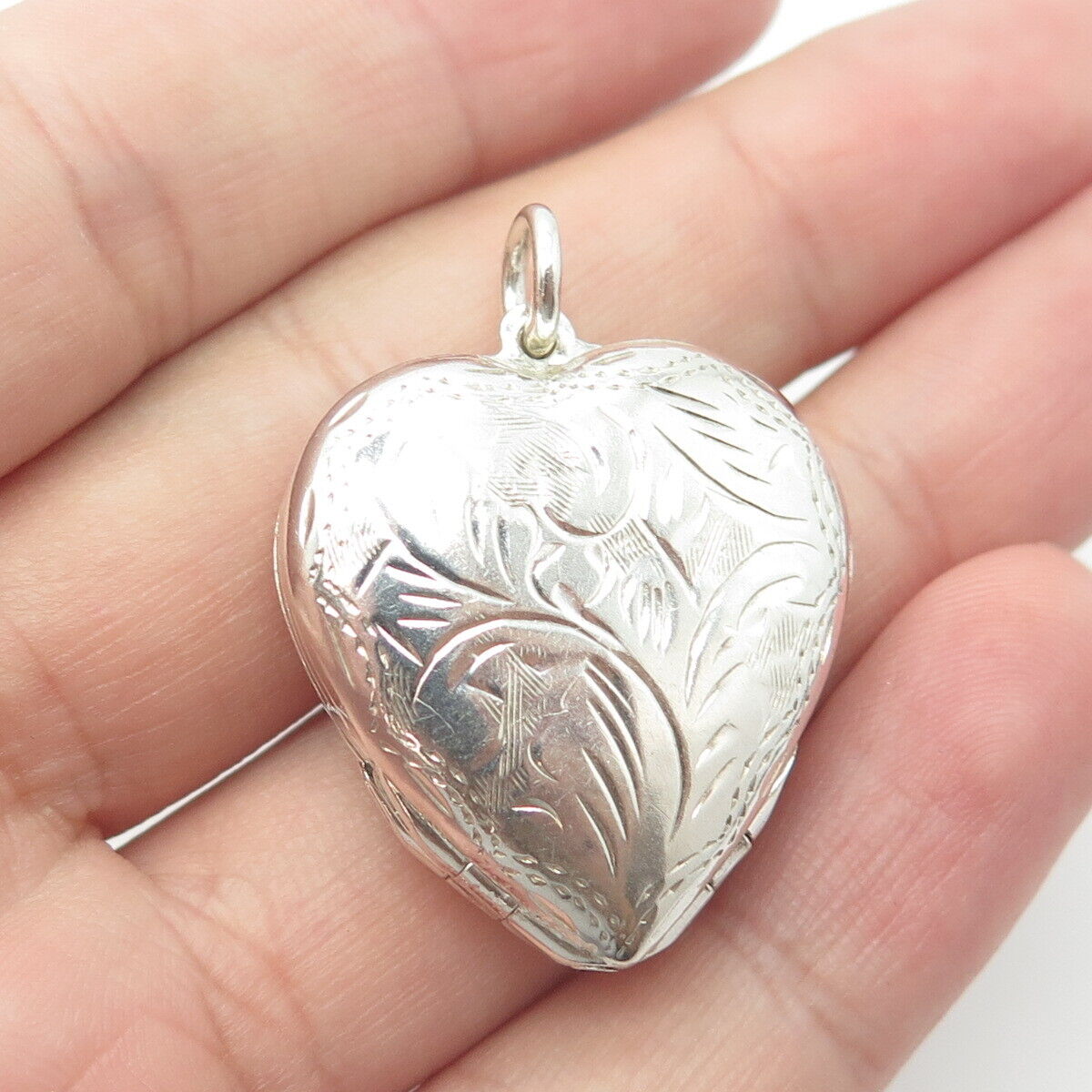 925 Sterling Silver Vintage Engraved Heart Locket Pendant