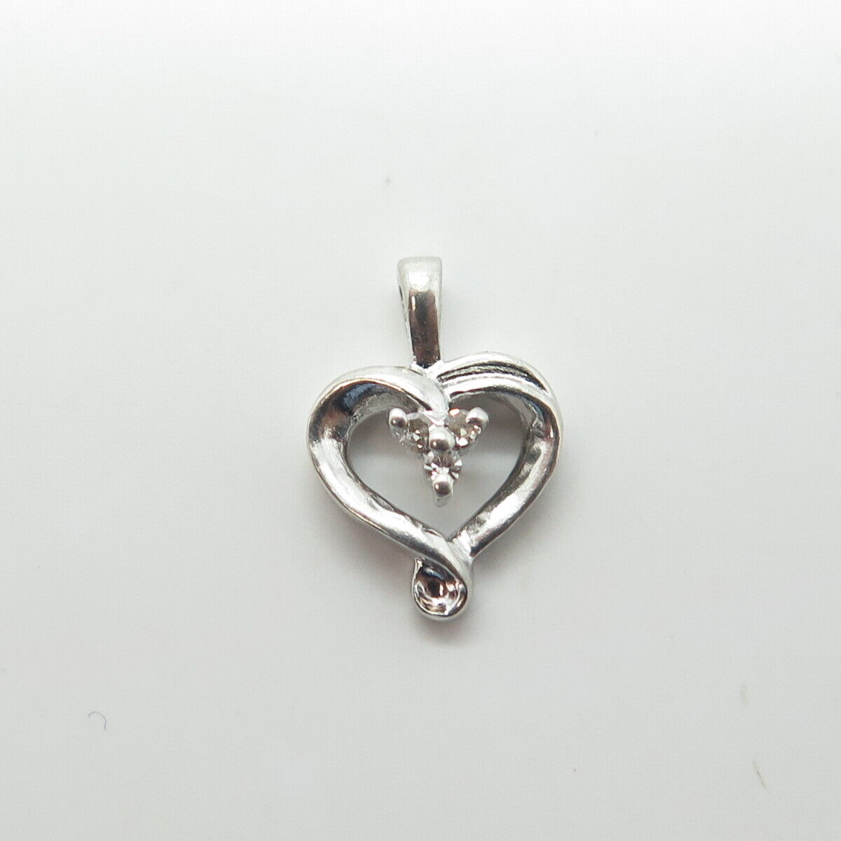 HOU 925 Sterling Silver Real Round-Cut Shaped White Diamond Heart Pendant