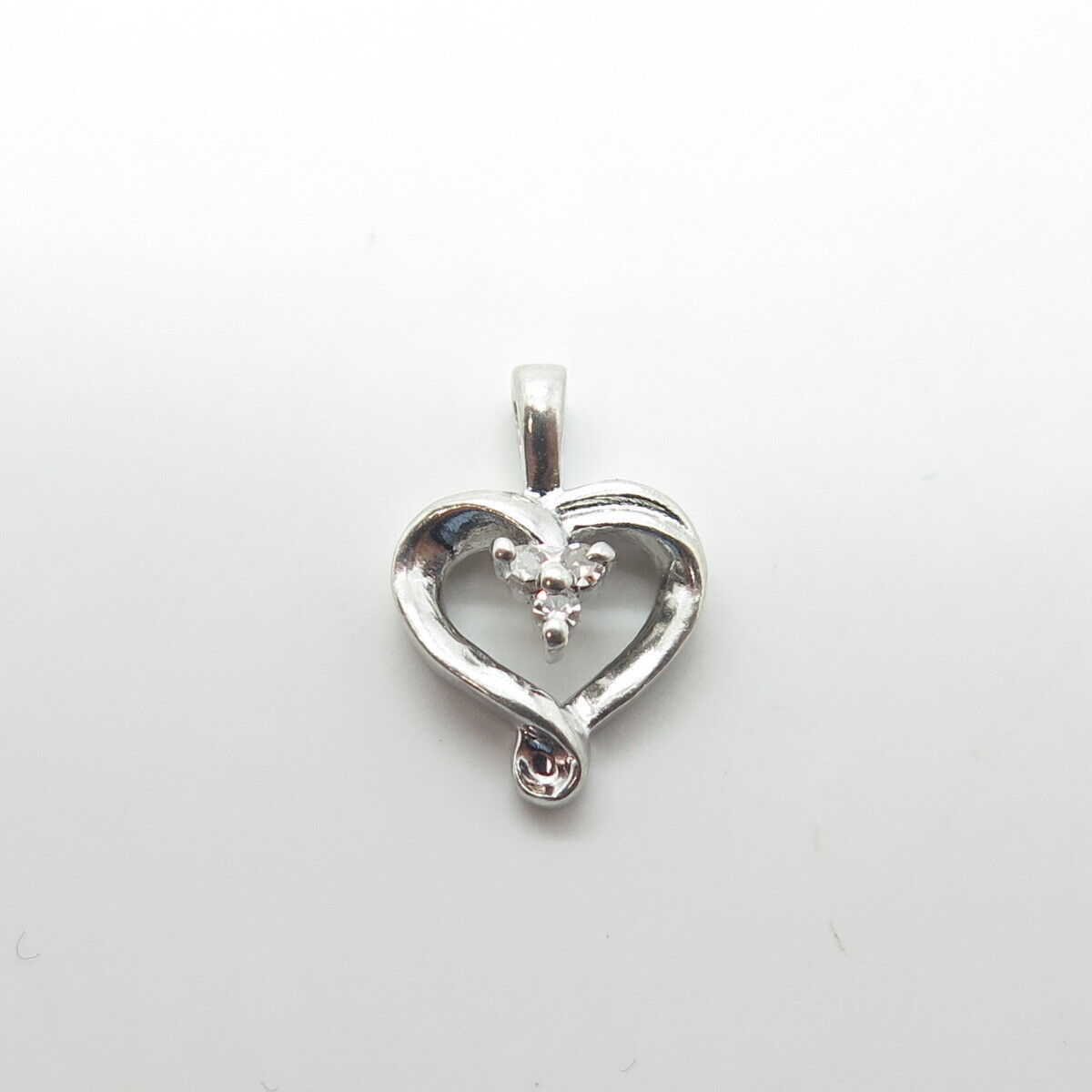 HOU 925 Sterling Silver Real Round-Cut Shaped White Diamond Heart Pendant