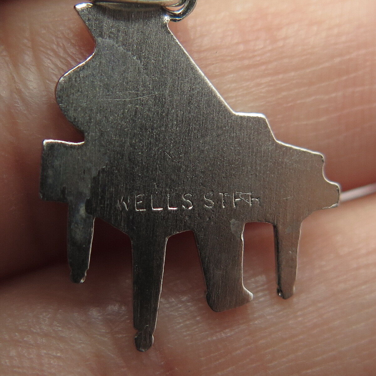 WELLS 925 Sterling Silver Vintage Piano Musical Instrument Charm Pendant