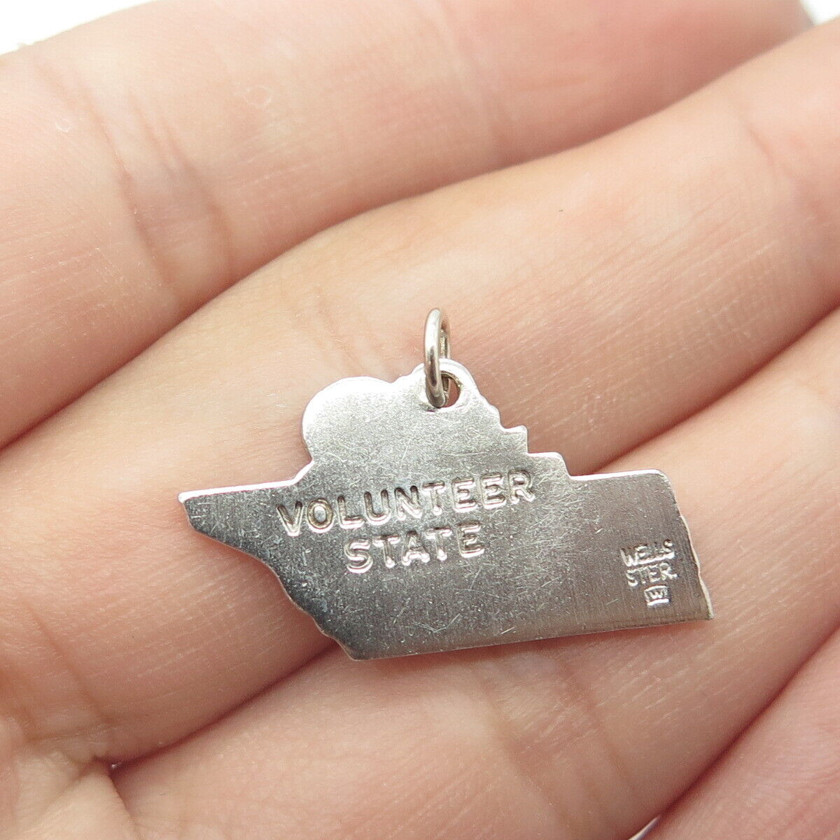 WELLS 925 Sterling Silver Vintage Tennessee Volunteer State Map Charm Pendant