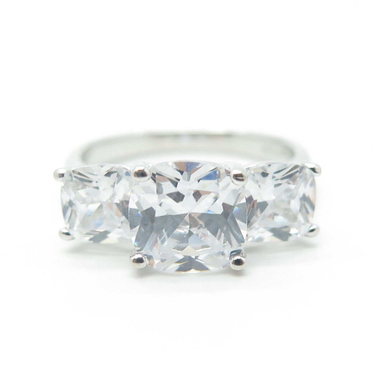 925 Sterling Silver Round-Cut Shaped C Z Ring Size 8