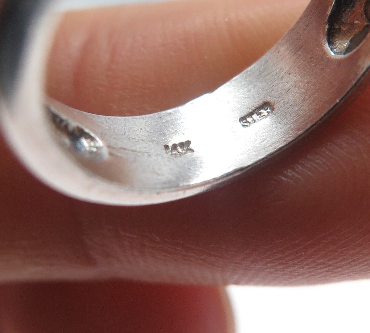 14K Gold 925 Sterling Silver Vintage Modernist Ribbed Oxidized Ring Size 5.75