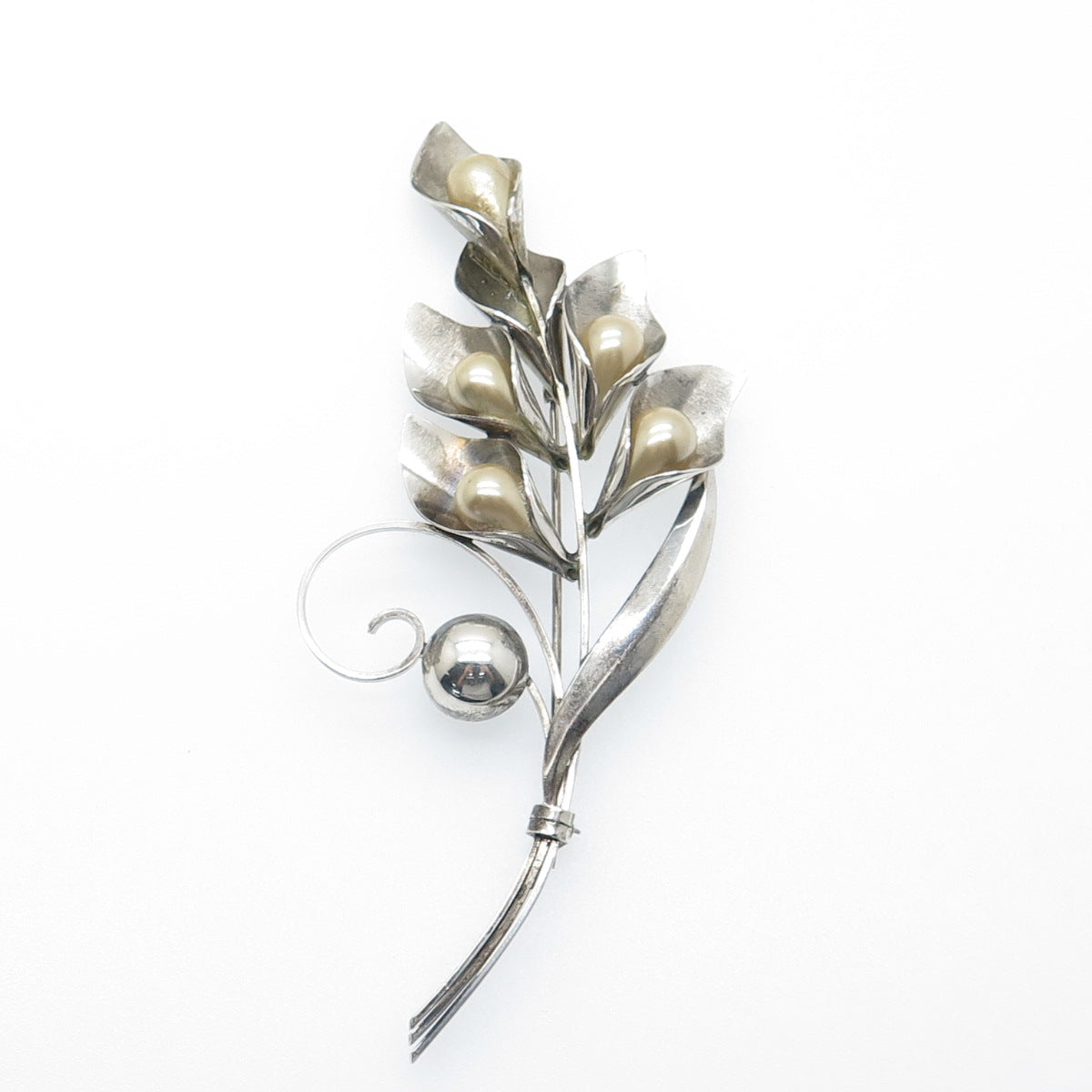 TRUART Sterling Silver Vintage Faux Pearl Calla Lily Flower Oxidized Pin Brooch