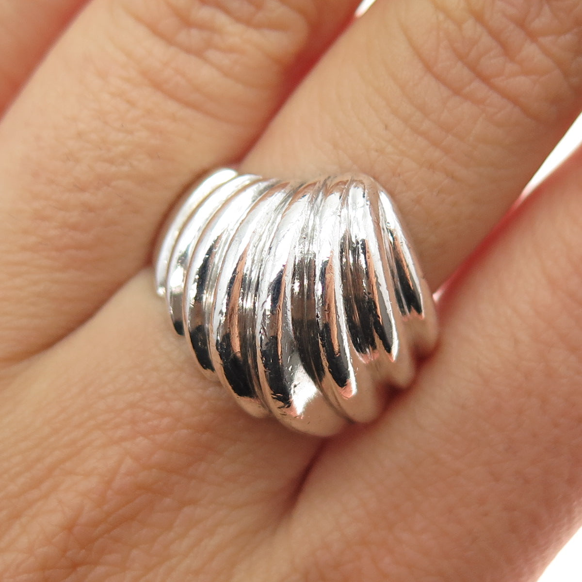 925 Sterling Silver Vintage Modernist Ribbed Oxidized Ring Size 9