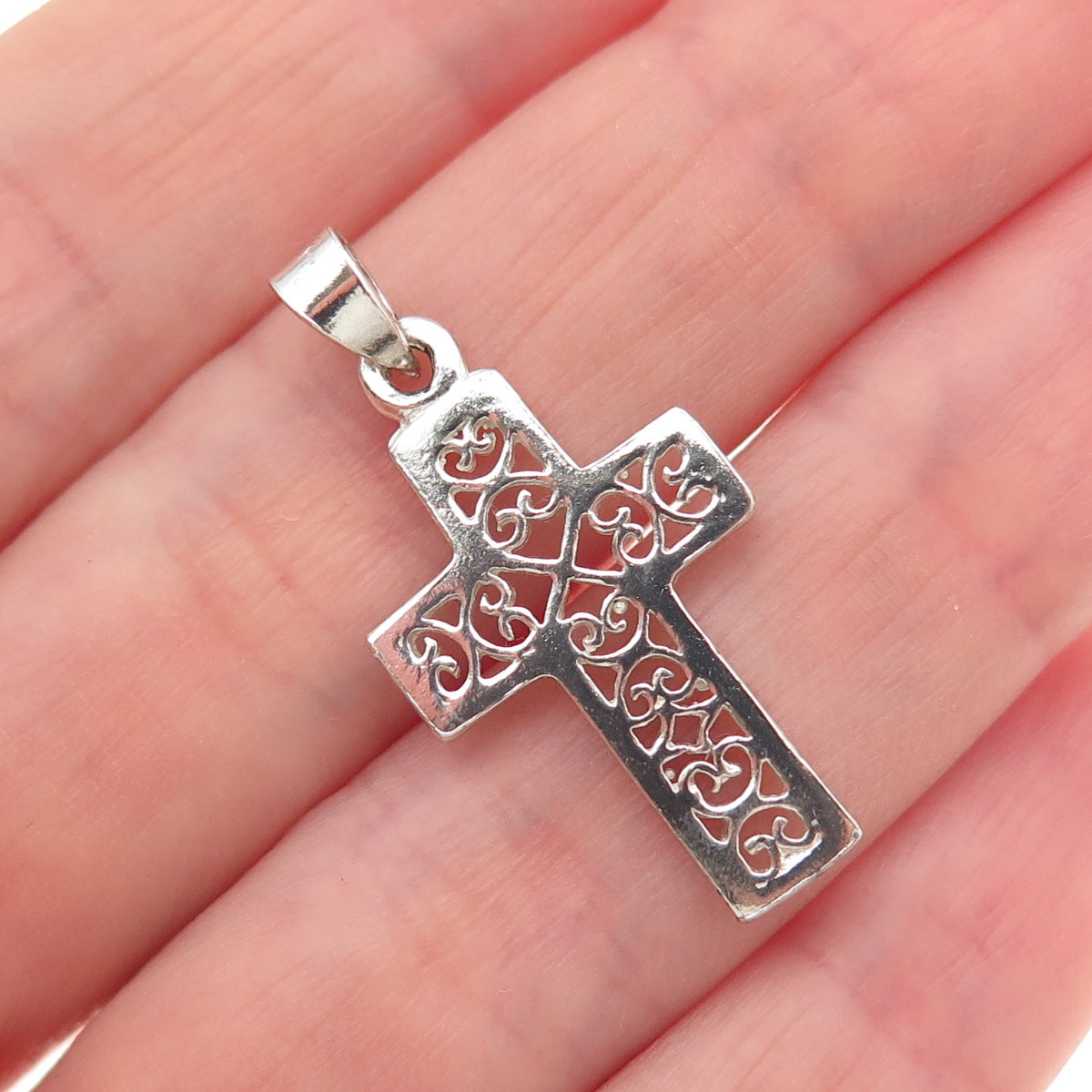925 Sterling Silver Vintage Cross Heart Ornate Charm Pendant