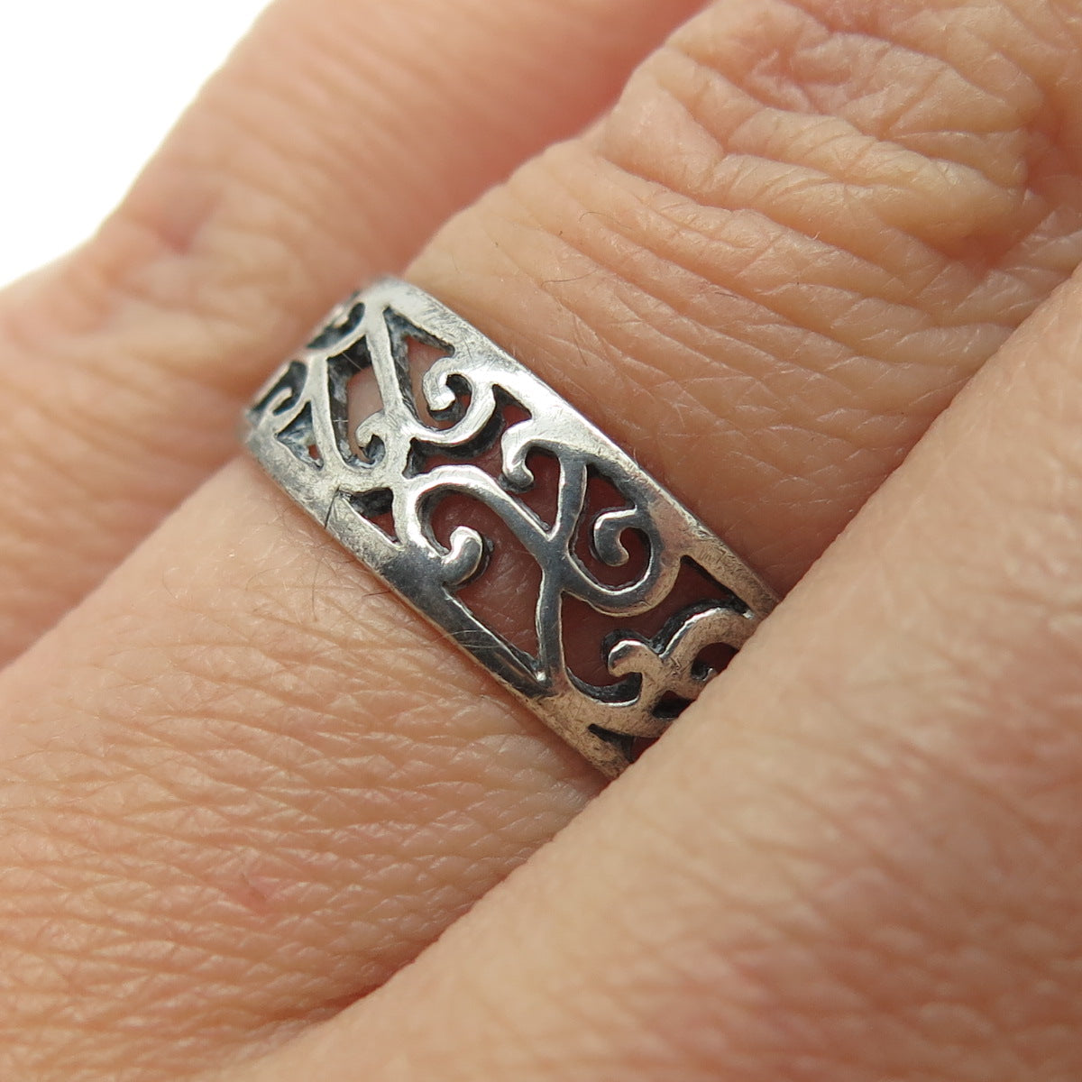 925 Sterling Silver Vintage Swirl Oxidized Band Ring Size 7.25