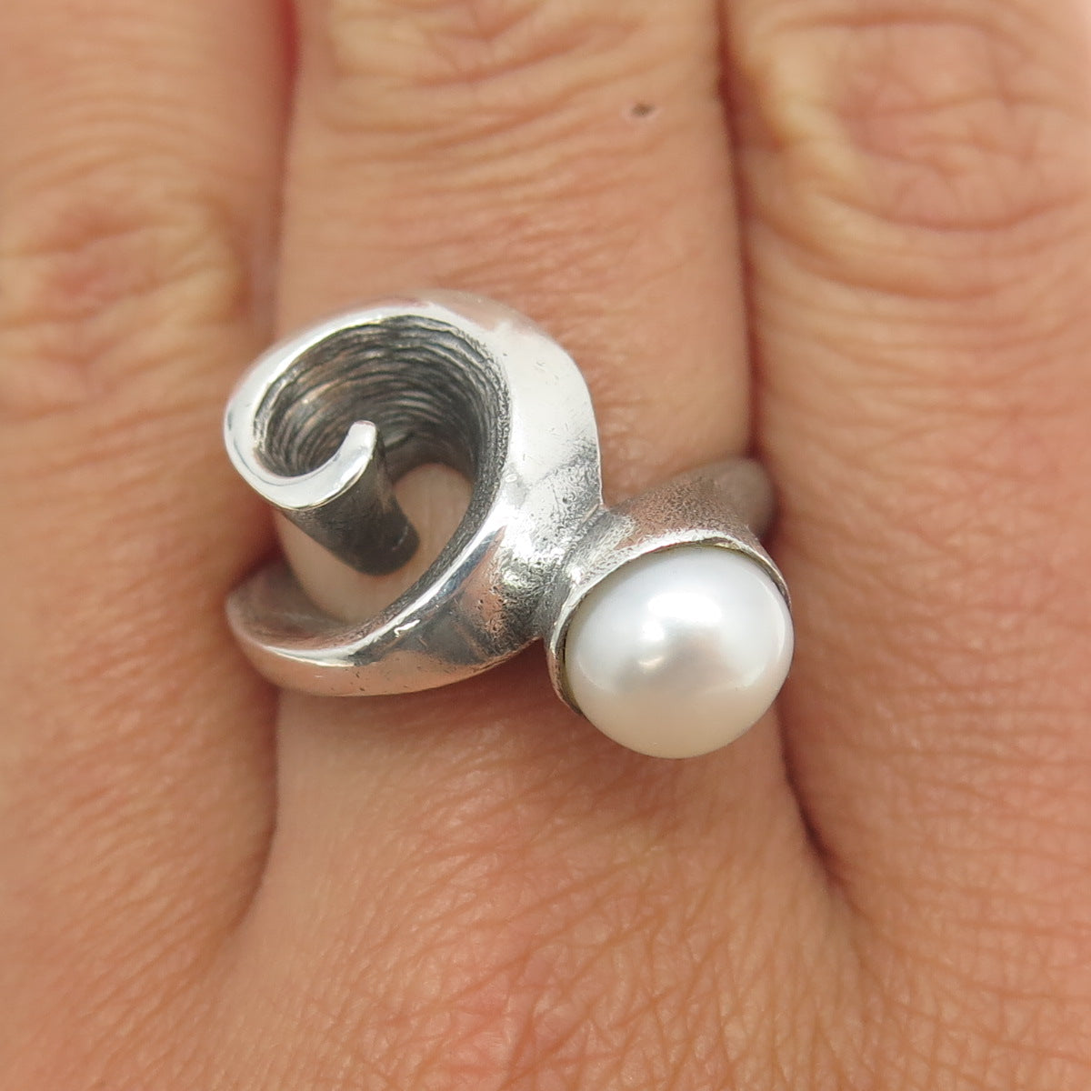 925 Sterling Silver Vintage Real Pearl Modernist Ring Size 7