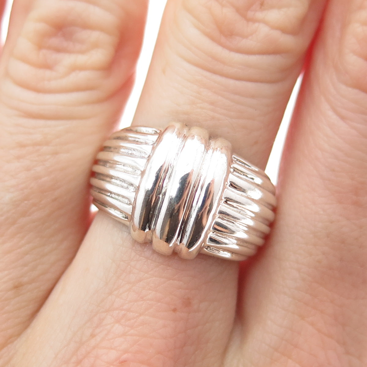 925 Sterling Silver Vintage Modernist Ribbed Ring Size 7.25