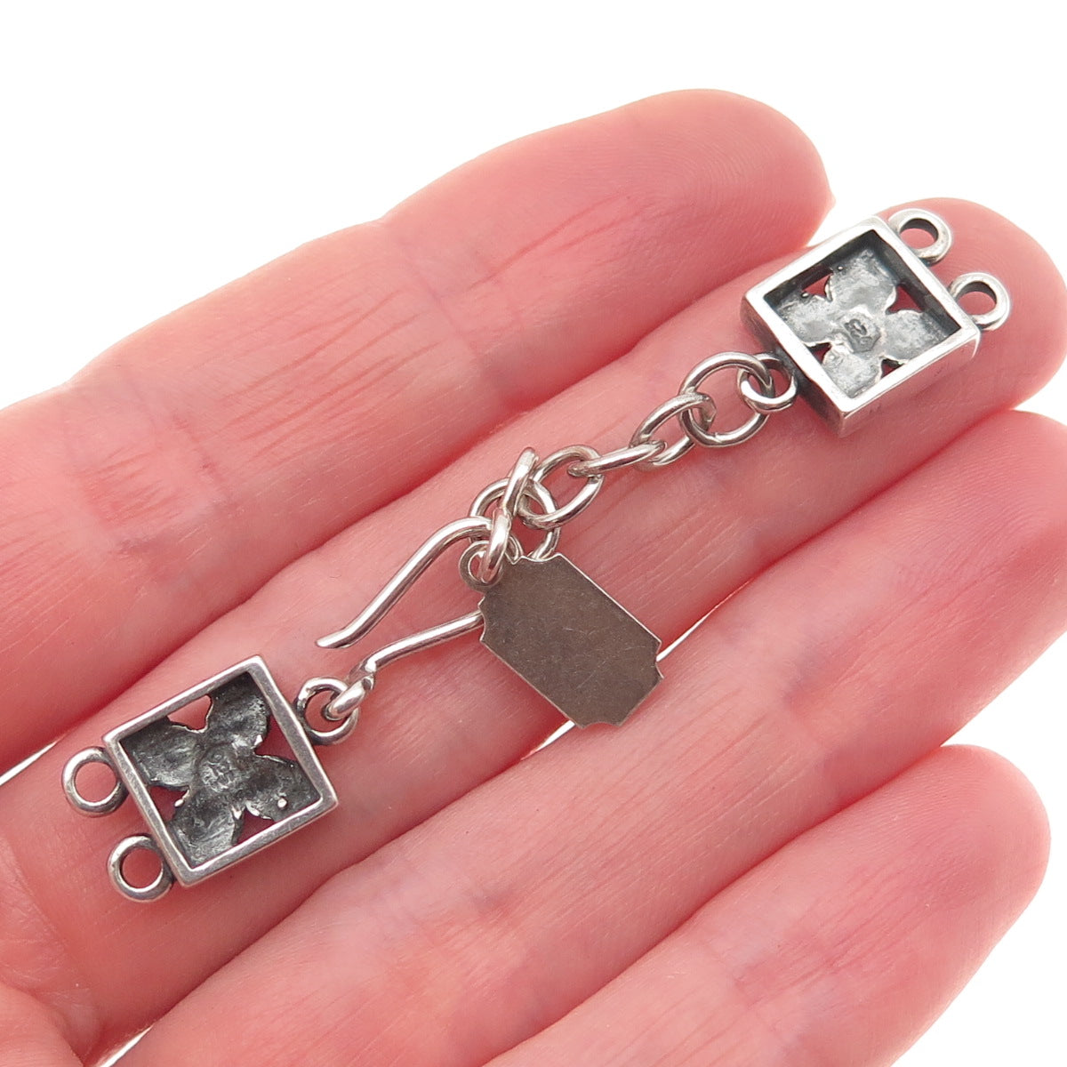 Tres Jolie 925 Sterling Silver Vintage Hook Lock Clasp Necklace Floral Ends